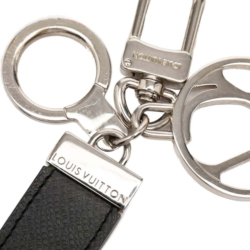 Louis Vuitton Taiga Neo LV Club Bag Charm and Key Holder Black Leather Very good condition - Inside View