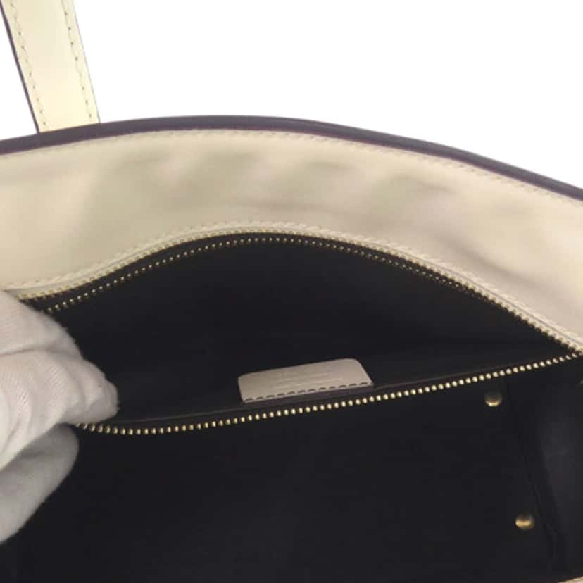 Ferragamo Medium Stitched Leather Amy Tote White Leather Very good condition - Box View