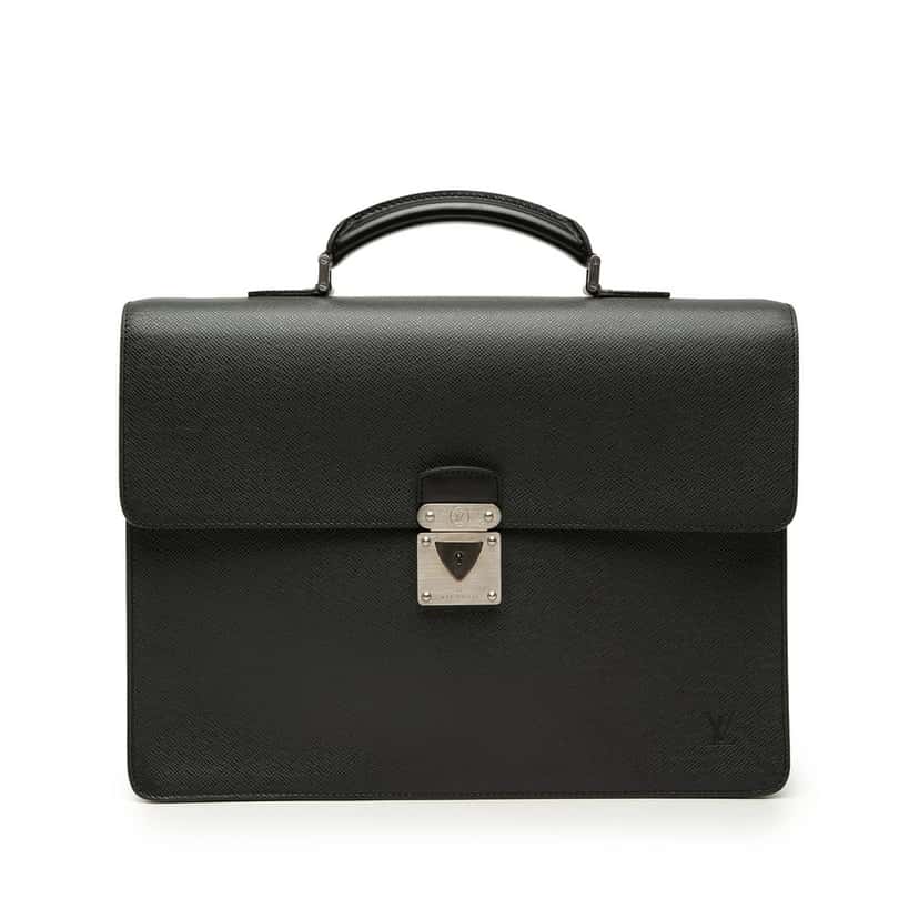 Louis Vuitton Taiga Robusto 1 Black Leather Very good condition - Front View