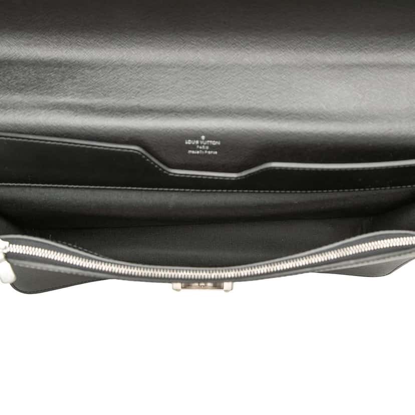 Louis Vuitton Taiga Robusto 1 Black Leather Very good condition - Model View