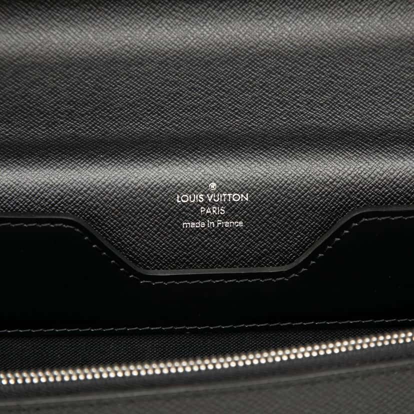 Louis Vuitton Taiga Robusto 1 Black Leather Very good condition - Box View