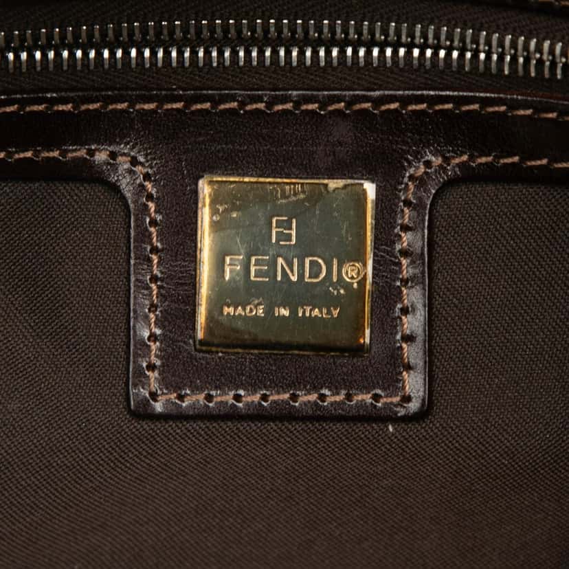 Fendi Zucca Canvas Baguette Beige Very good condition - Box View