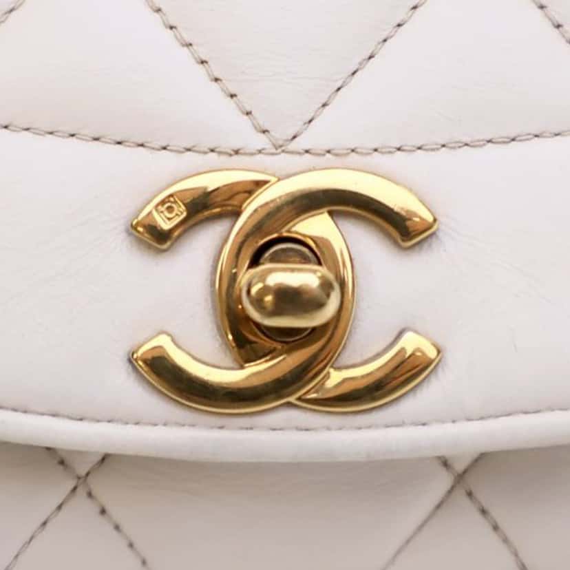 Chanel Small Lambskin Diana Flap White Leather Very good condition - Box View