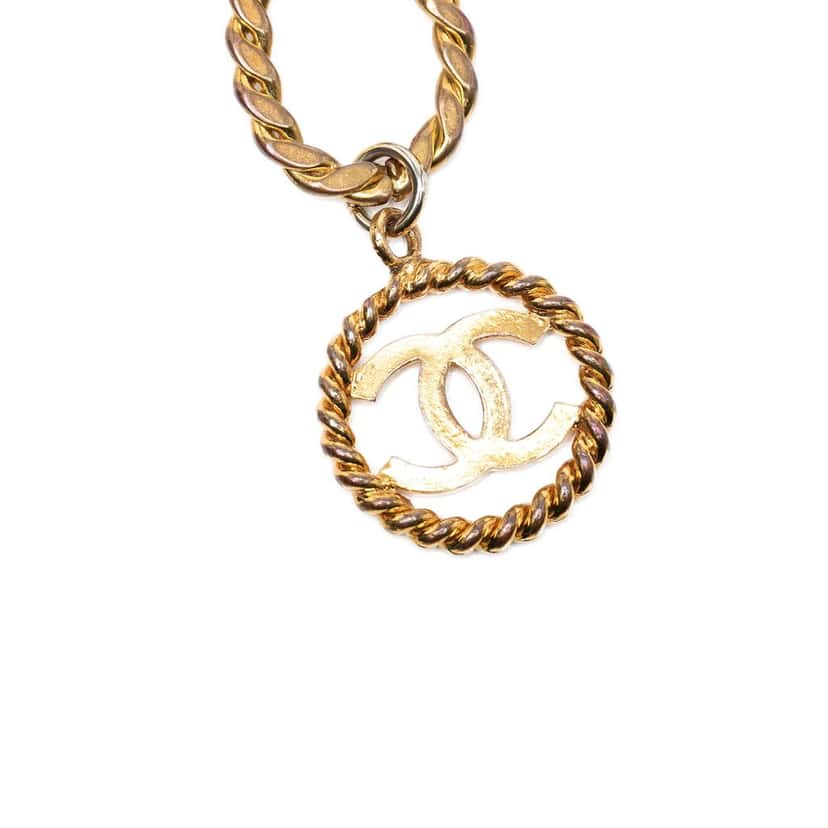 Chanel Gold Plated CC Medallion Chain Link Belt Gold Metal Very good condition - Model View