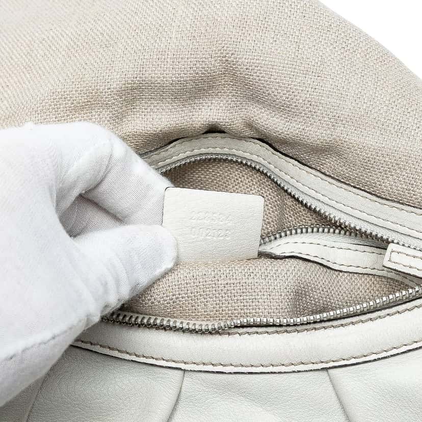 Gucci Medium Pebbled Calfskin Icon Bit Satchel White Leather Never worn, with tag - Box View