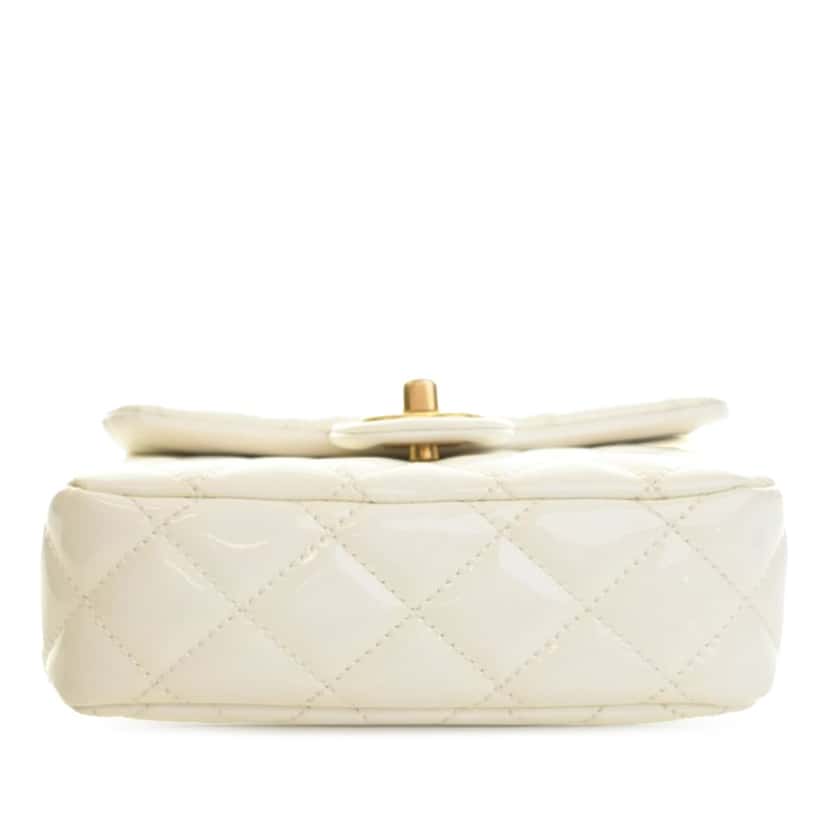 Chanel Mini Square Classic Patent Enamel Coco Hearts Single Flap White Leather Very good condition - Inside View