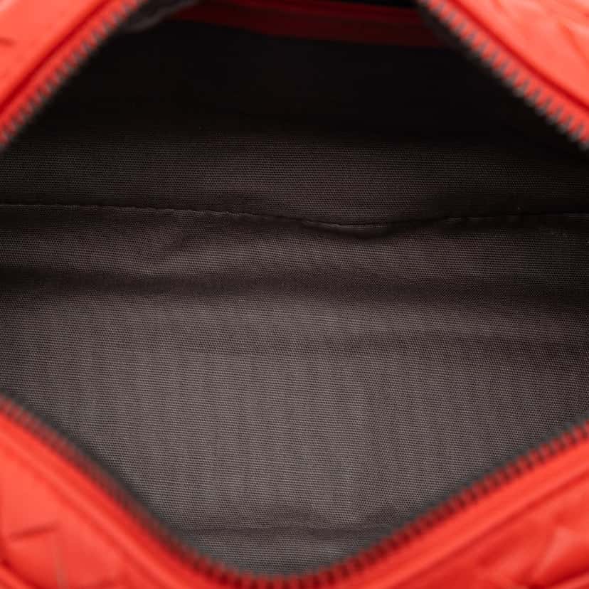 Bottega Veneta Nappa Intrecciato Crossbody Red Leather Very good condition - Model View
