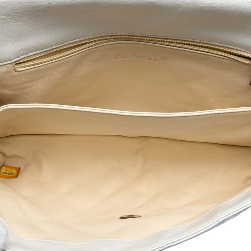 Chanel Quilted Glazed Calfskin Soft Boy Flap White Leather Very good condition - Model View