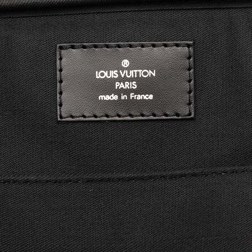 Louis Vuitton Taiga Tura Black Leather Very good condition - Box View