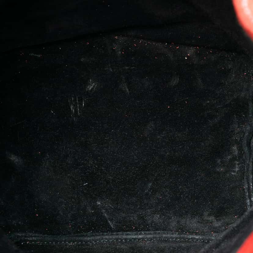 Saint Laurent Small Suede Emmanuelle Fringe Bucket Bag Red Leather Very good condition - Model View