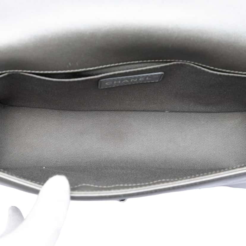 Chanel Old Medium Quilted Lambskin Boy Flap Other Leather Very good condition - Model View