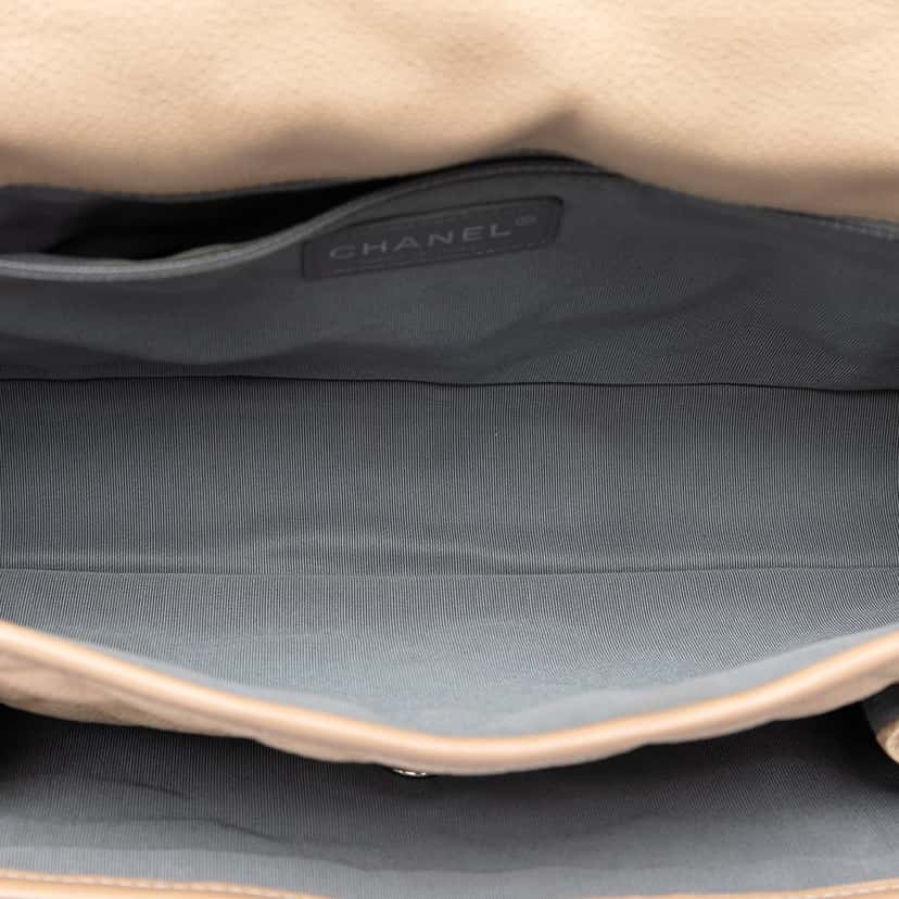 Chanel Medium Caviar French Riviera Flap Beige Leather Very good condition - Model View