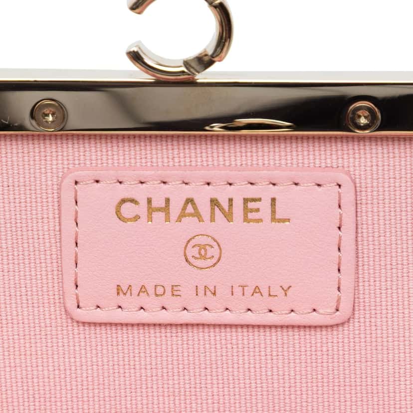 Chanel CC Quilted Acrylic and Lambskin Evening Clutch With Chain Black Leather Very good condition - Box View