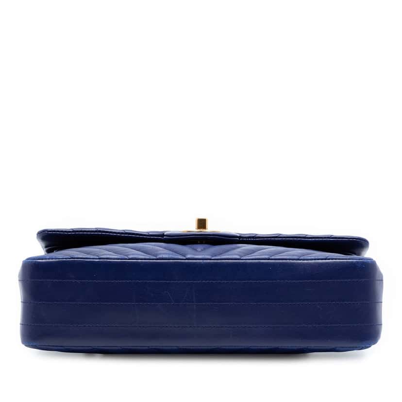 Chanel Medium Classic Chevron Lambskin Double Flap Blue Leather Very good condition - Inside View