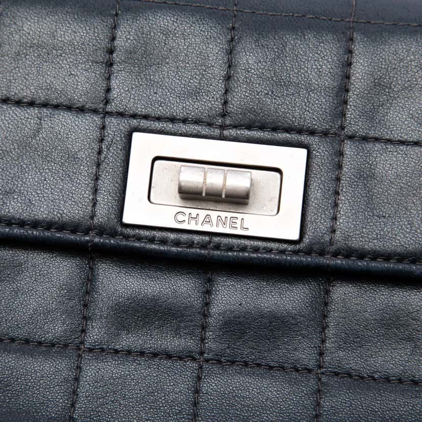 Chanel Choco Bar Lambskin Reissue 2.55 Flap Clutch Black Leather Very good condition - Box View
