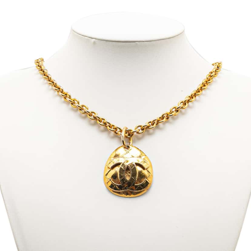 Chanel Gold Plated CC Round Pendant Necklace Gold Metal Very good condition - Box View