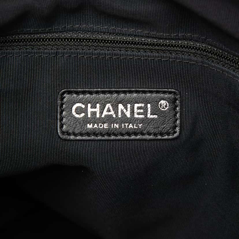 Chanel CC Quilted Denim Bonbon Tote Other Very good condition - Box View