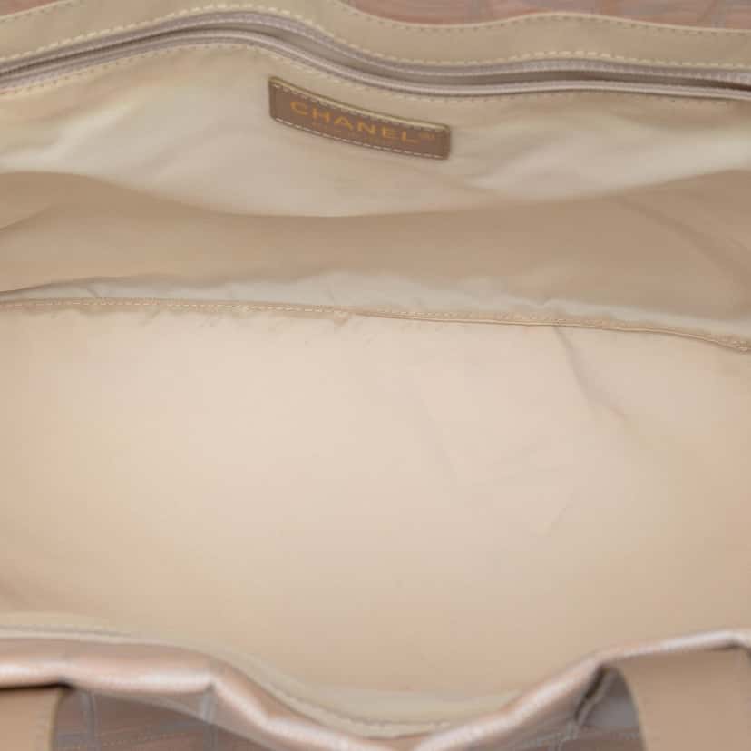 Chanel New Travel Line Nylon Tote Beige Very good condition - Model View