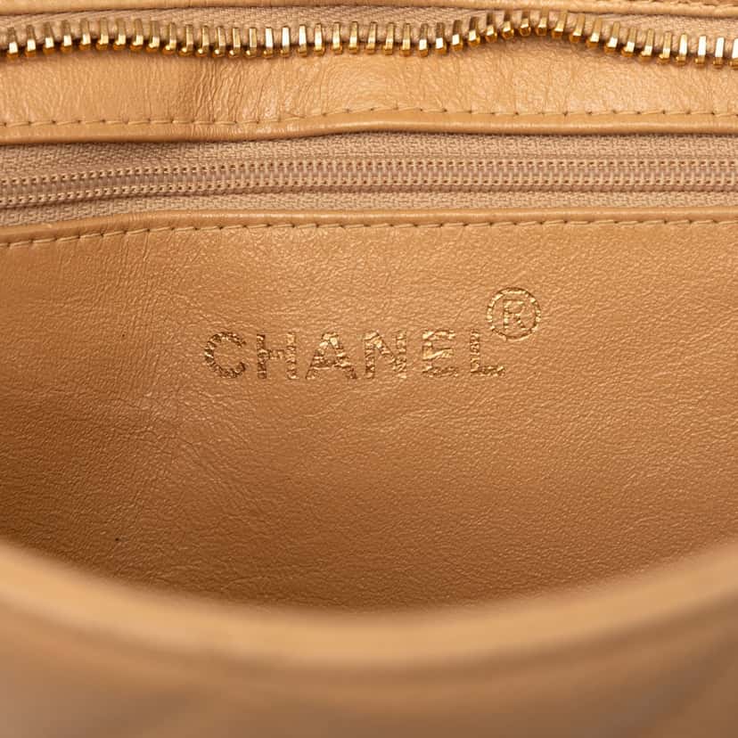 Chanel Caviar Medallion Tote Beige Leather Very good condition - Box View