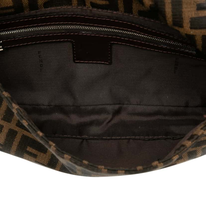 Fendi Zucca Canvas Baguette Brown Very good condition - Model View