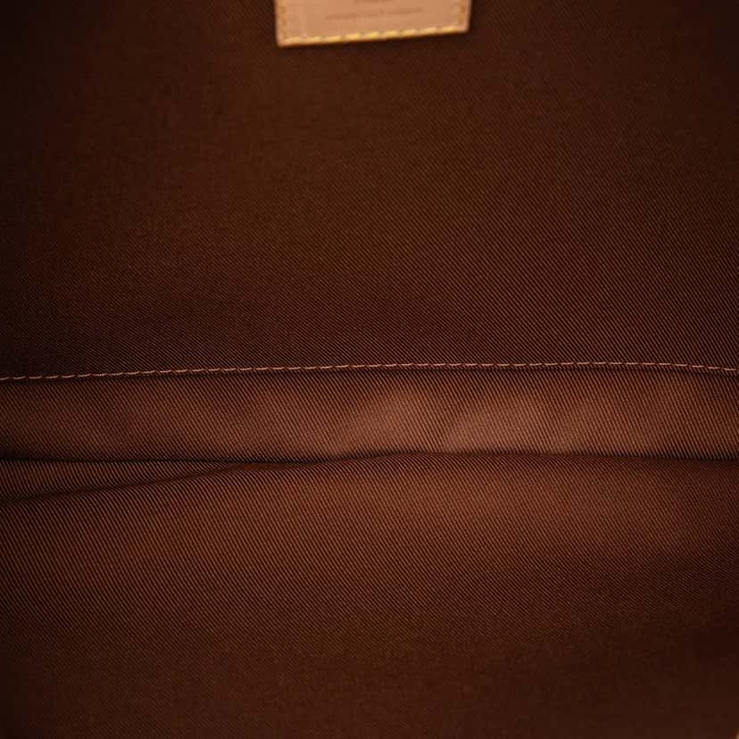 Louis Vuitton Monogram Etui Voyage MM Brown Very good condition - Model View