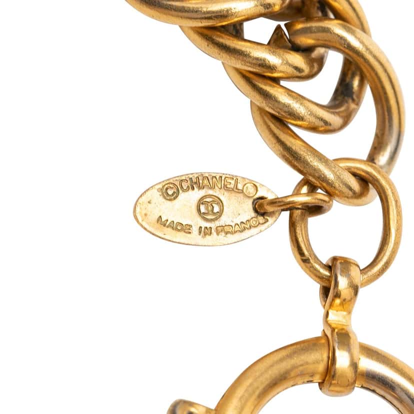 Chanel Gold Plated 31 Rue Cambon Logo Charm Bracelet Gold Metal Very good condition - Model View