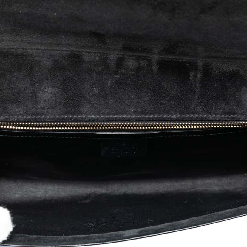 Gucci Microguccissima Patent Broadway Clutch Black Leather Very good condition - Model View