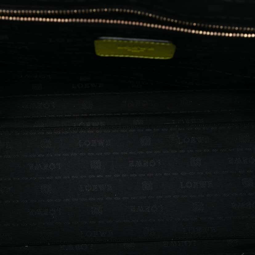 LOEWE Leather Heritage Tote Green Leather Very good condition - Model View