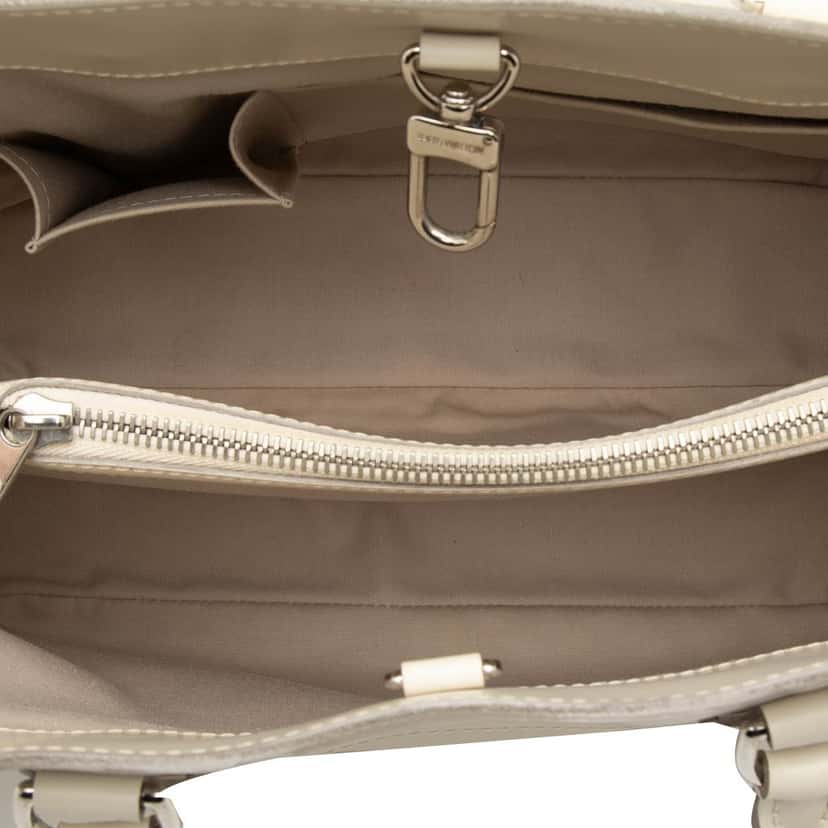 Louis Vuitton Epi Passy PM White Leather Very good condition - Model View