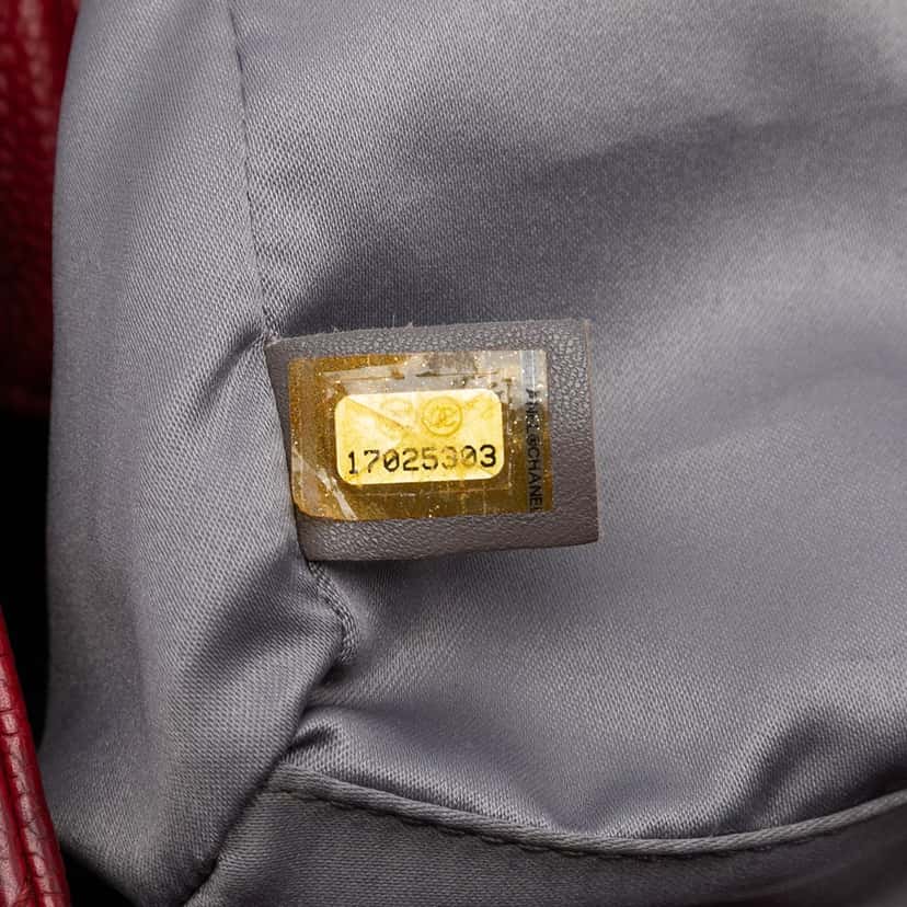 Chanel Caviar Vertical Grand Shopping Tote Red Leather Very good condition - Box View