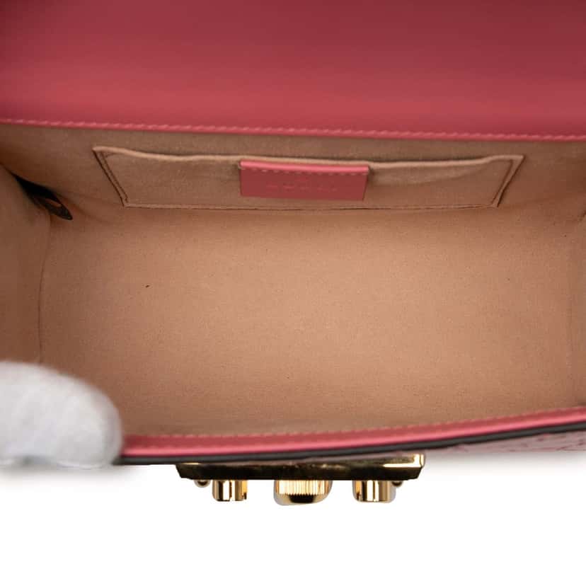 Gucci Small Guccissima Padlock Crossbody Pink Leather Very good condition - Model View