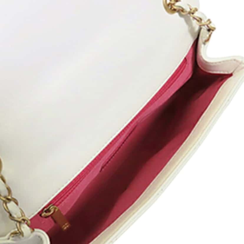 Chanel Medium Lambskin In The Loop Flap White Leather Very good condition - Model View