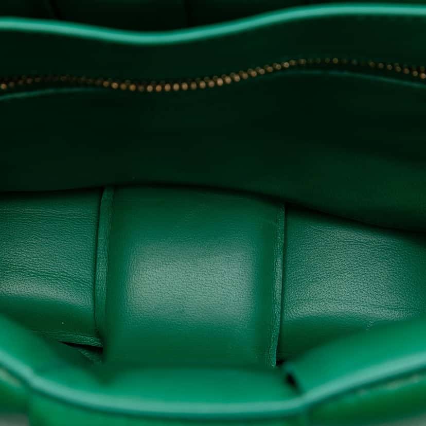Bottega Veneta Nappa Intrecciato Padded Chain Cassette Satchel Green Leather Very good condition - Model View