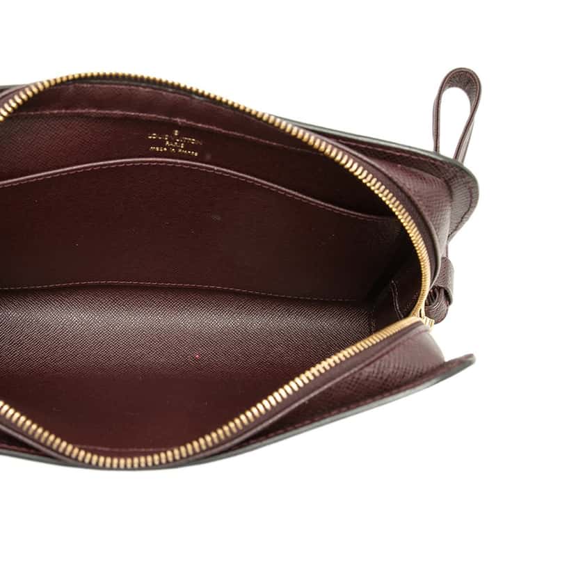 Louis Vuitton Taiga Pochette Baikal Red Leather Very good condition - Model View
