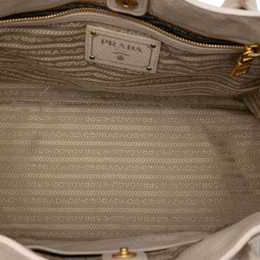 Prada Vitello Daino Open Convertible Tote Beige Leather Very good condition - Model View