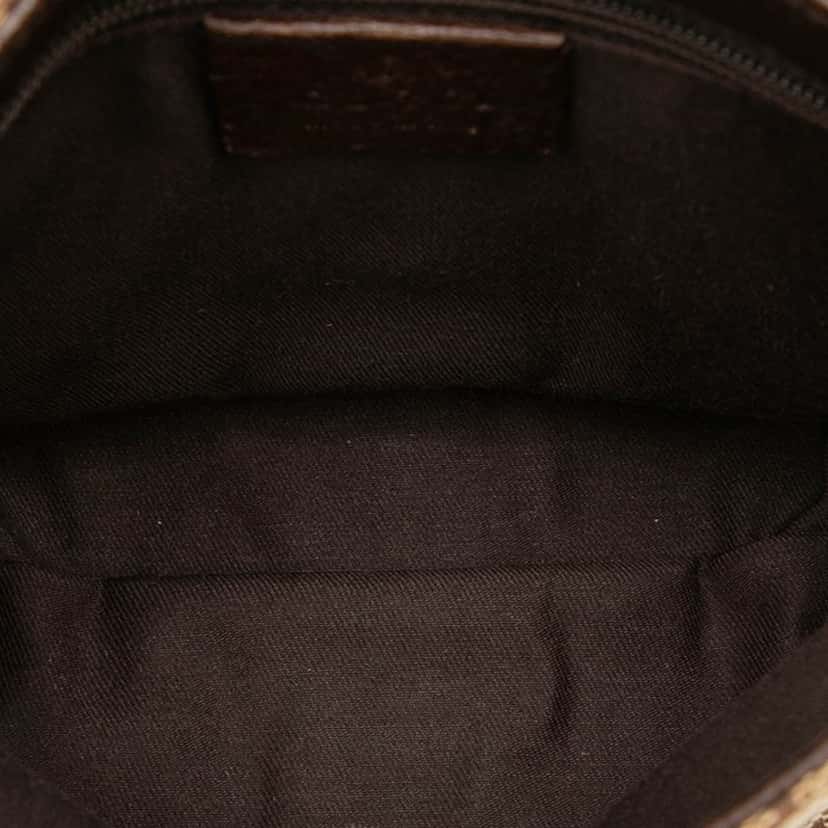 Gucci GG Canvas Belt Bag Beige Very good condition - Model View