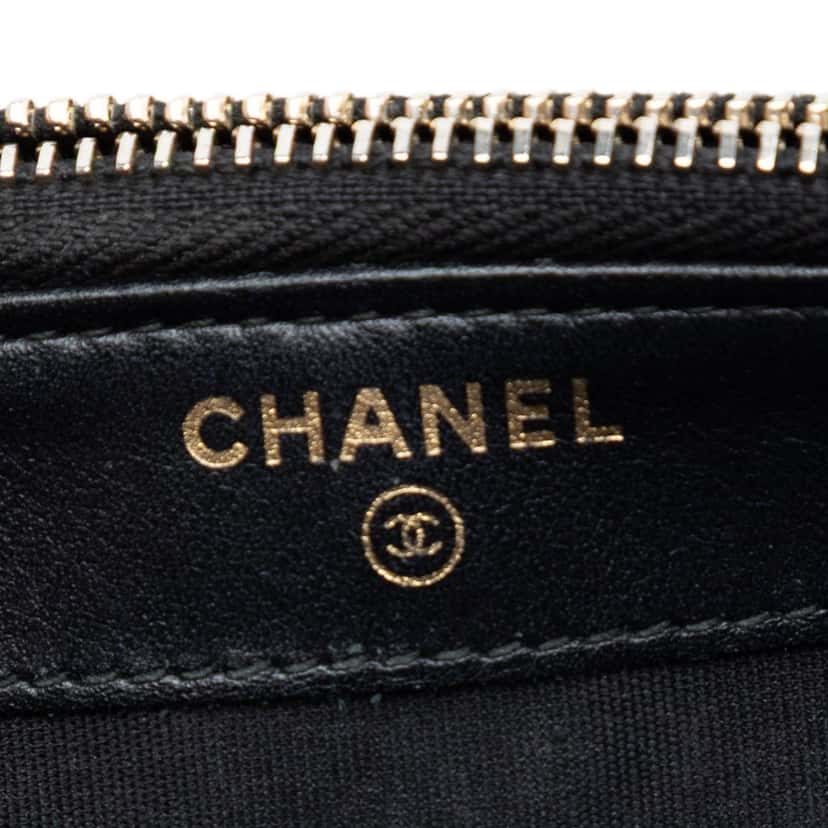 Chanel Caviar CC Filigree Clutch with Chain Black Leather Very good condition - Box View