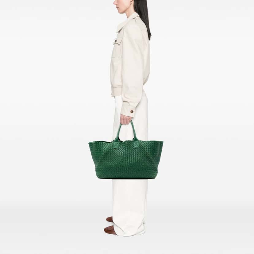 Bottega Veneta Limited Edition Large Lambskin Intreccio Cabat Tote Green Leather Very good condition - Box View