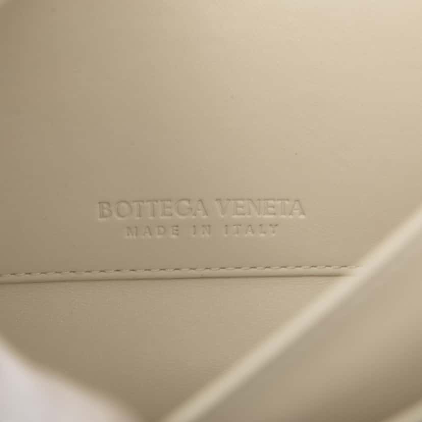 Bottega Veneta Medium Leather Mount Envelope Chain Bag White Leather Very good condition - Box View
