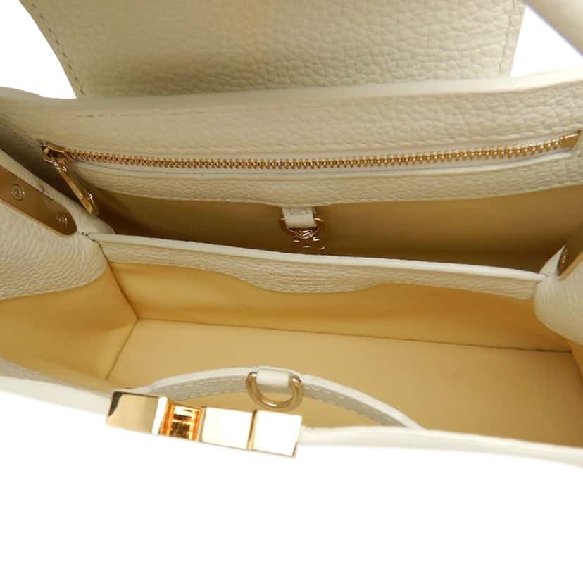 Louis Vuitton Taurillon Capucines BB White Leather Very good condition - Model View
