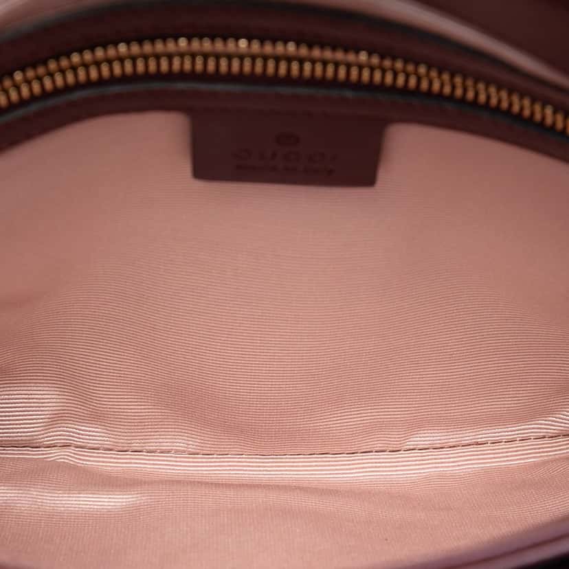 Gucci Medium Suede Arli Crossbody Red Leather Very good condition - Model View
