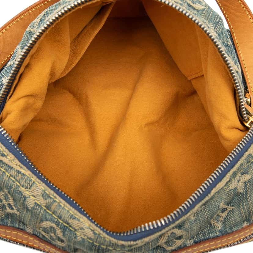 Louis Vuitton Monogram Denim Baggy PM Blue Very good condition - Model View