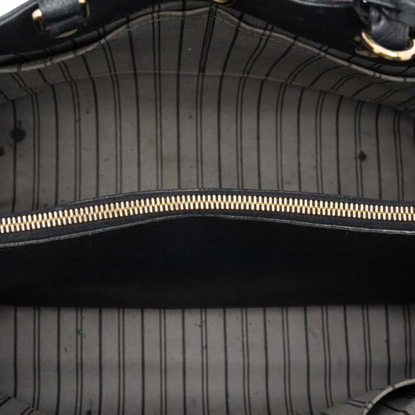 Louis Vuitton Monogram Empreinte Montaigne GM Black Leather Very good condition - Model View