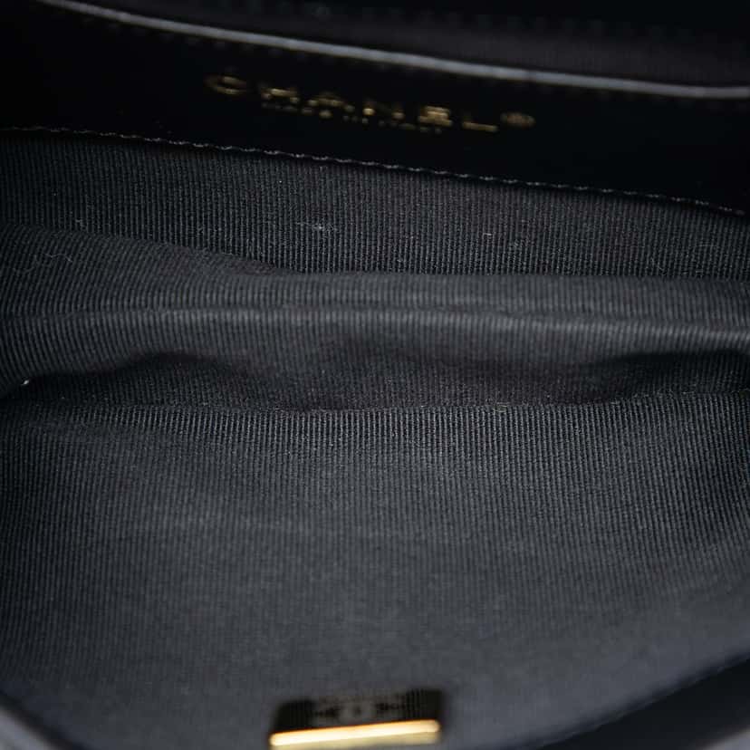 Chanel Small Quilted Lambskin Giant CC Chain Compartment Messenger Bag Black Leather Very good condition - Model View