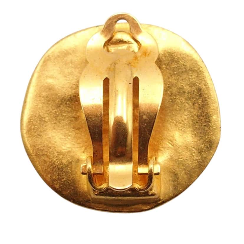 Chanel CC Gold Plated Round Clip On Earrings Gold Metal Very good condition - Model View