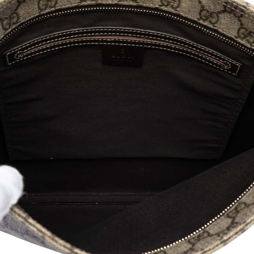 Gucci GG Supreme Crossbody Beige Very good condition - Model View