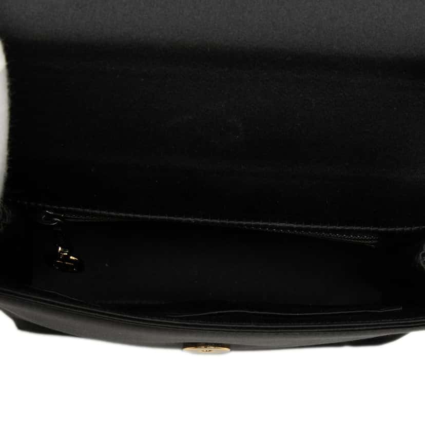 Chanel Mini Satin Beaded Flap Crossbody Black Very good condition - Model View