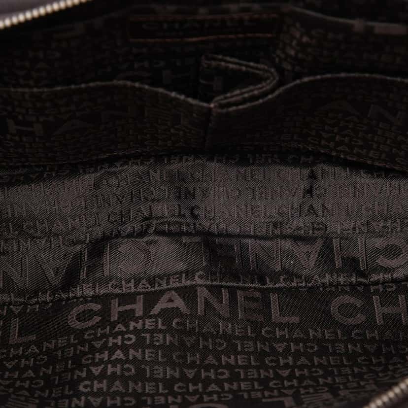 Chanel Medium Nylon Chocolate Bar Camera Flap Brown Very good condition - Model View