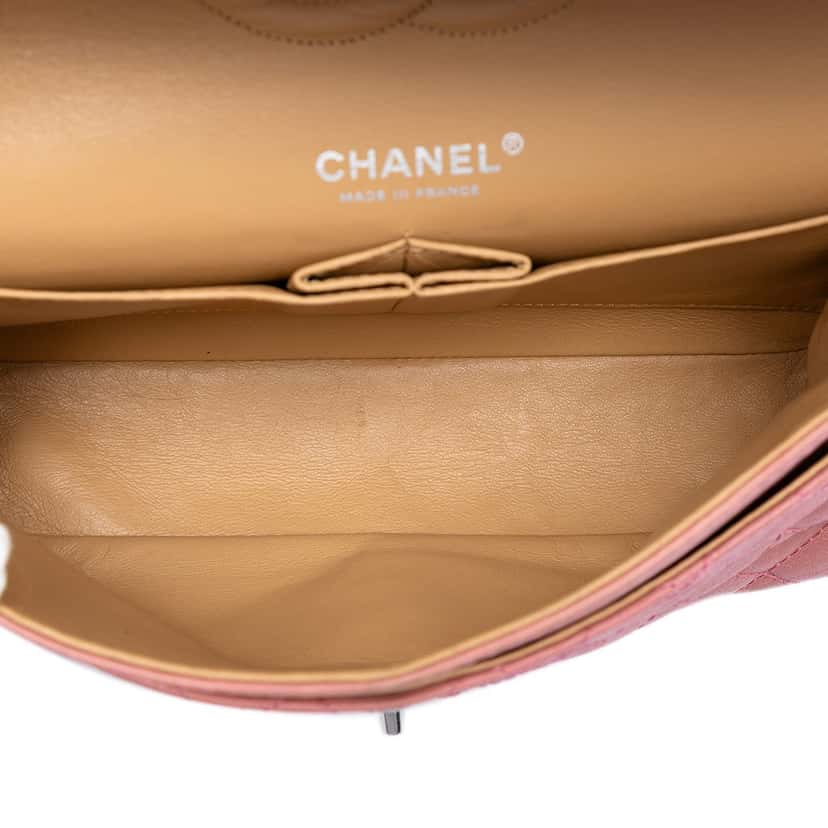 Chanel Medium Classic Washed Lambskin Bijoux Chain Double Flap Pink Leather Very good condition - Model View
