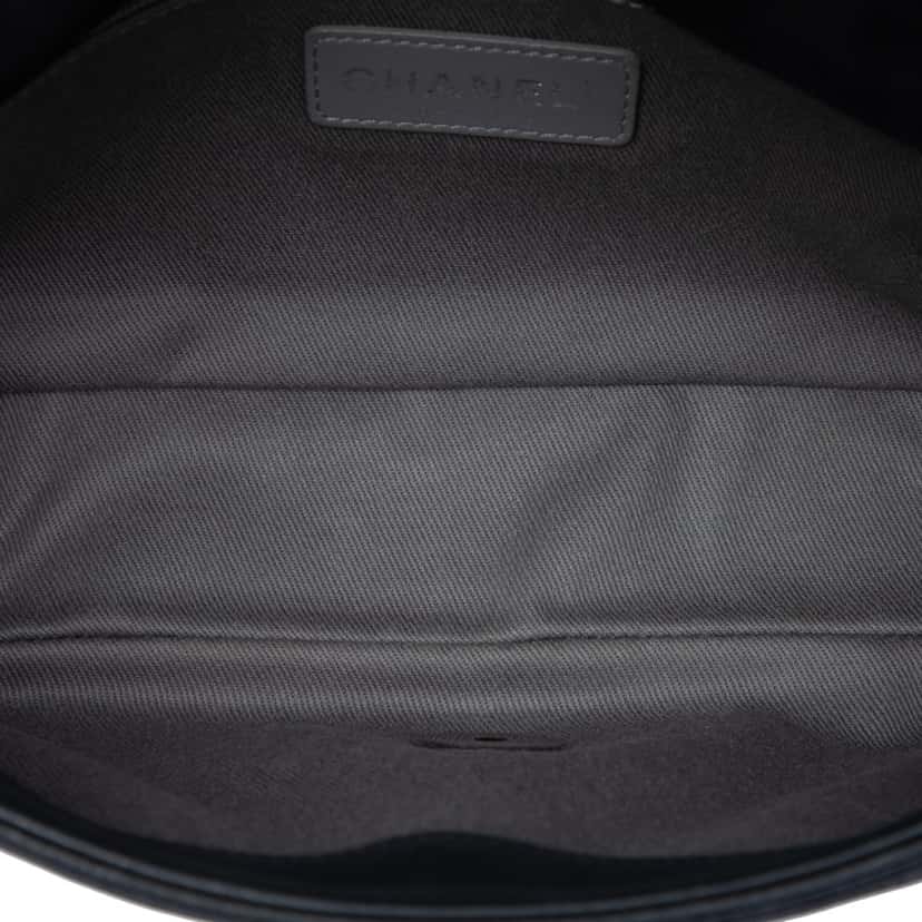 Chanel Small Iridescent Calfskin Diamond Stitch Chain Flap Black Leather Very good condition - Model View